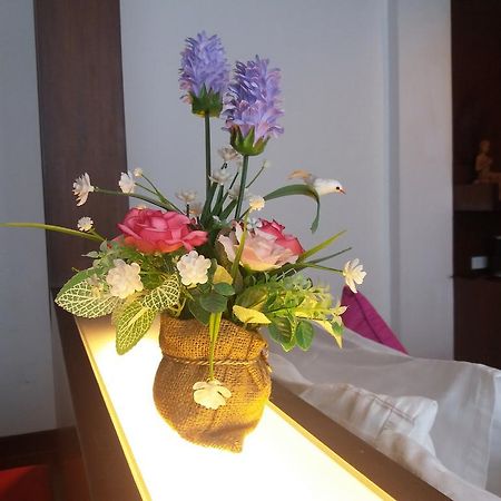Nicha Suite Hua Hin Hotel Экстерьер фото